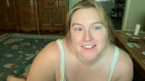 Snapshot of katiecopper27 chatting on June 19, 8:45 pm katiecopper27 online show from June 19, 8:45 pm