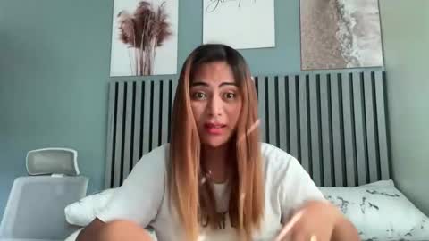 Snapshot of katiefrox_ chatting on October 31, 12:22 am katiefrox online show from October 31, 12:22 am