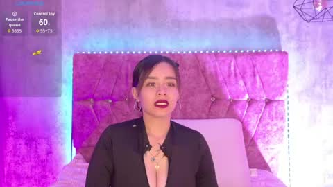 Snapshot of katiie_m chatting on June 5, 7:58 am Katie online show from June 5, 7:58 am