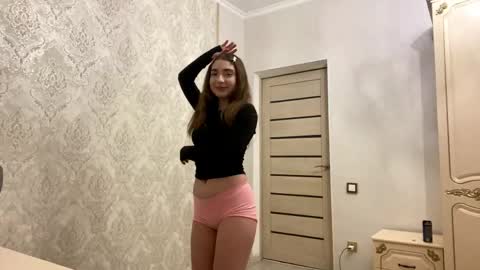 Snapshot of katinaflatau chatting on June 2, 7:49 pm Rosie online show from June 2, 7:49 pm