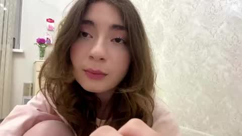 Snapshot of katinaflatau chatting on July 1, 7:13 pm Rosie online show from July 1, 7:13 pm