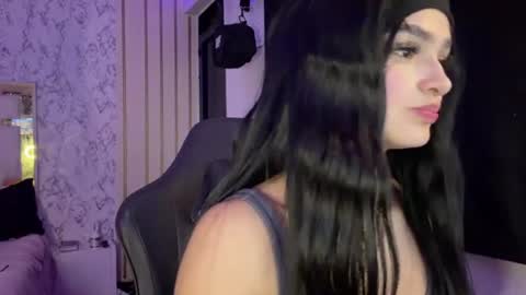 Snapshot of katleen_v chatting on July 16, 3:34 am Katleen. online show from July 16, 3:34 am
