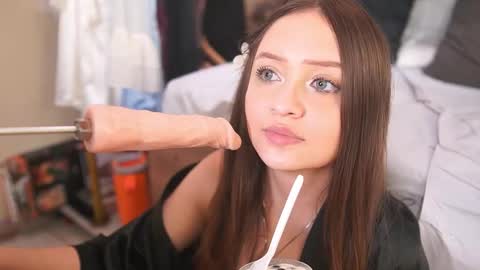 Snapshot of katlyn_martins chatting on November 7, 9:48 pm K A T L Y N online show from November 7, 9:48 pm