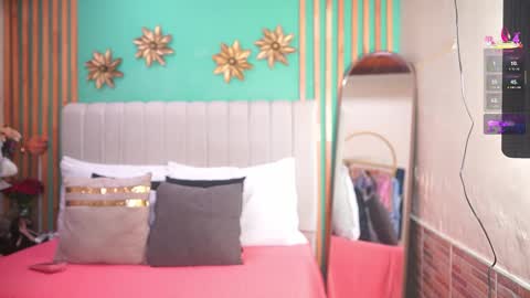 Snapshot of katlyn_martins chatting on December 3, 7:01 pm K A T L Y N online show from December 3, 7:01 pm