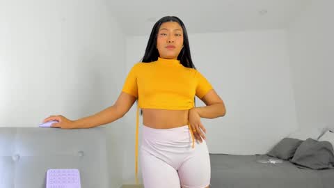 Snapshot of katnees_correa chatting on March 11, 10:51 am Follow me on instagram and twitter as correaktnees online show from March 11, 10:51 am