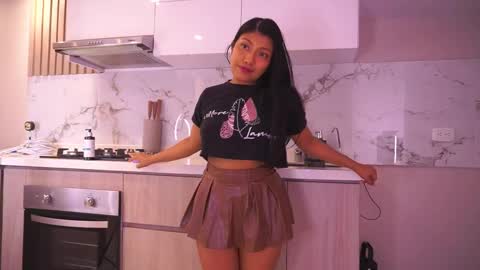 Snapshot of katnees_correa chatting on February 10, 8:18 am Follow me on instagram and twitter as correaktnees online show from February 10, 8:18 am