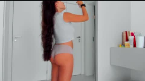 Snapshot of katrin_fit chatting on April 6, 5:03 pm Katrin online show from April 6, 5:03 pm