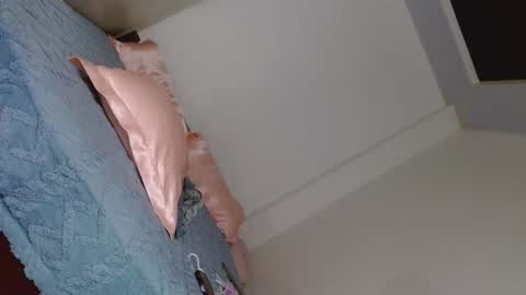 katrina_foxxx online show from September 10, 7:30 am