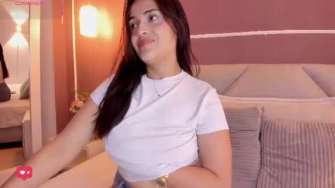 Snapshot of katrina_kaif_x chatting on June 22, 7:00 pm Keyla online show from June 22, 7:00 pm