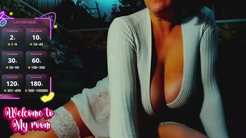 Snapshot of katrinedenev chatting on October 10, 9:03 pm KatrineDenev online show from October 10, 9:03 pm