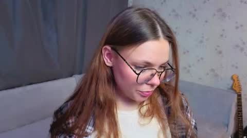 Hello im Caroline online show from March 17, 3:11 am