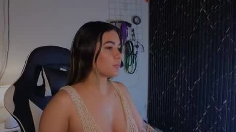 Snapshot of katt_bdsm chatting on June 10, 5:28 am Katt online show from June 10, 5:28 am