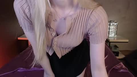 katt_yy online show from September 19, 5:20 am