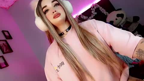 Snapshot of kattie_sweet_ chatting on November 7, 8:42 pm kattie_sweet_ online show from November 7, 8:42 pm