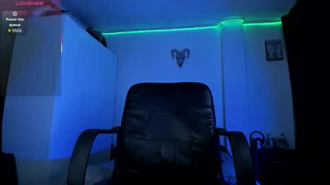 kattx   independent model online show from March 10, 12:48 am