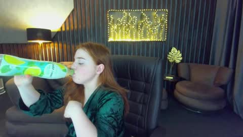 Snapshot of katty_rose8 chatting on May 20, 6:14 pm Katty online show from May 20, 6:14 pm