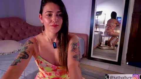 Snapshot of kattyallure chatting on July 19, 8:01 pm Katty online show from July 19, 8:01 pm
