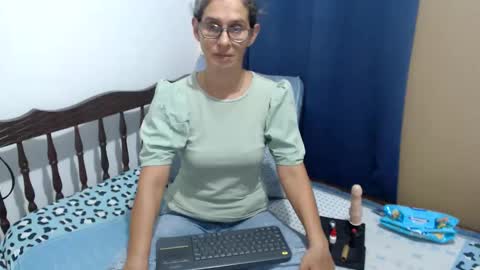 Snapshot of kattydirty144 chatting on May 7, 4:45 pm angel online show from May 7, 4:45 pm