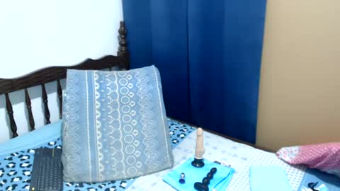 Snapshot of kattydirty144 chatting on July 17, 9:19 pm angel online show from July 17, 9:19 pm