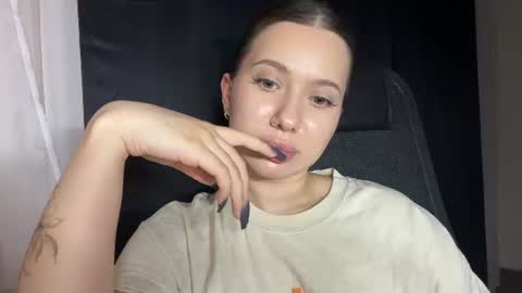 Snapshot of kattymalina chatting on July 7, 6:34 pm Elizabeth online show from July 7, 6:34 pm