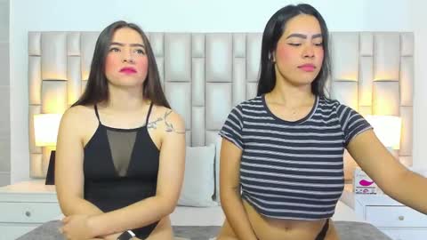 Snapshot of katy_and_paola chatting on November 22, 1:10 pm katy blonde girl and paola big boobs online show from November 22, 1:10 pm