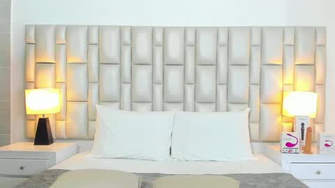 Snapshot of katy_and_paola chatting on November 26, 7:59 pm katy blonde girl and paola big boobs online show from November 26, 7:59 pm