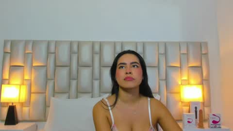 Snapshot of katy_and_paola chatting on July 15, 7:41 pm katy blonde girl and paola big boobs online show from July 15, 7:41 pm