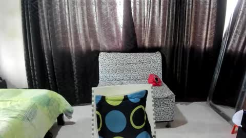 Snapshot of katy_bello chatting on June 3, 7:19 pm katy online show from June 3, 7:19 pm