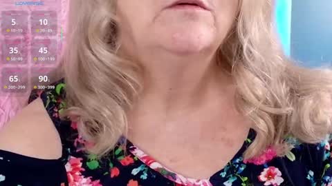 Snapshot of katy_nicole chatting on June 3, 7:19 pm katy_nicole online show from June 3, 7:19 pm