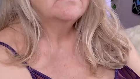 Snapshot of katy_nicole chatting on July 25, 1:47 am katy_nicole online show from July 25, 1:47 am