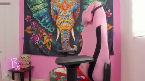 Snapshot of katy_simpsons chatting on December 15, 6:45 pm katy simpsons online show from December 15, 6:45 pm