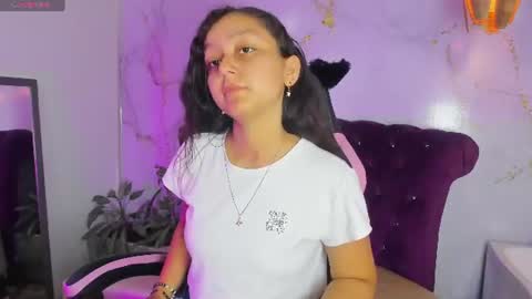 Snapshot of katy_sweet19 chatting on July 2, 10:32 am Katy online show from July 2, 10:32 am