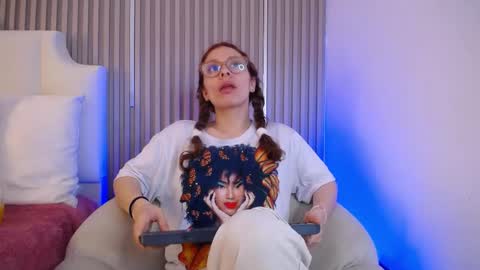Katy Van online show from May 7, 9:09 pm