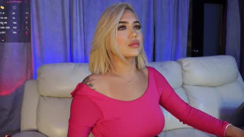 Snapshot of katyablonding chatting on January 10, 12:36 pm salo online show from January 10, 12:36 pm