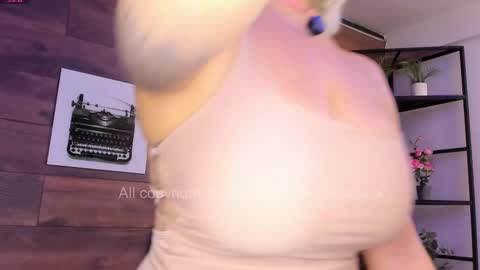 Snapshot of katyablonding chatting on October 10, 6:18 pm salo online show from October 10, 6:18 pm