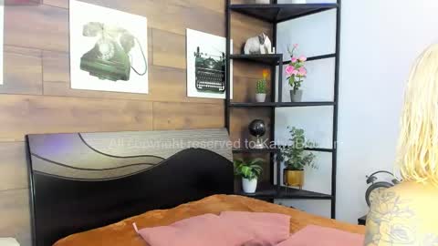 Snapshot of katyablonding chatting on October 26, 4:24 pm salo online show from October 26, 4:24 pm