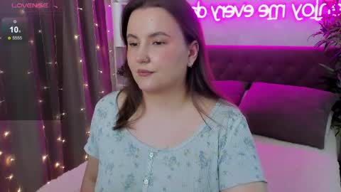 Snapshot of katyaneilson chatting on June 18, 9:14 am Kate online show from June 18, 9:14 am