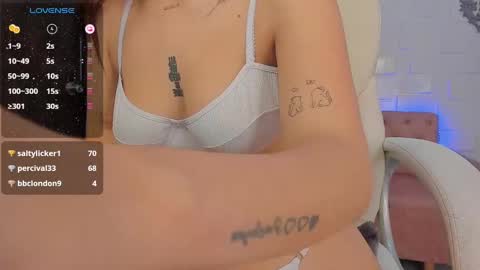 Snapshot of katyaroberts chatting on December 11, 4:09 pm katyaroberts online show from December 11, 4:09 pm