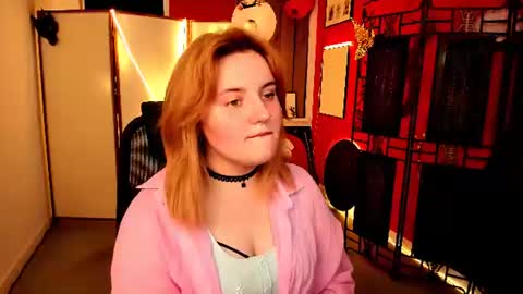 Snapshot of katybriggs chatting on July 2, 5:13 am Katy online show from July 2, 5:13 am