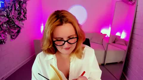 Snapshot of katybriggs chatting on July 15, 5:45 am Katy online show from July 15, 5:45 am
