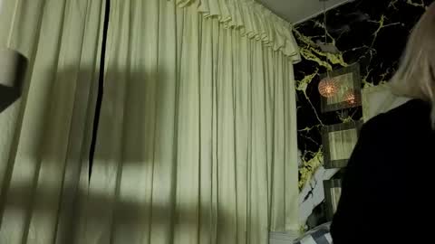 katy  online show from December 16, 11:37 am