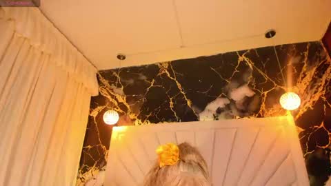 Snapshot of katyhornymilfsexy chatting on June 18, 11:58 am katy online show from June 18, 11:58 am