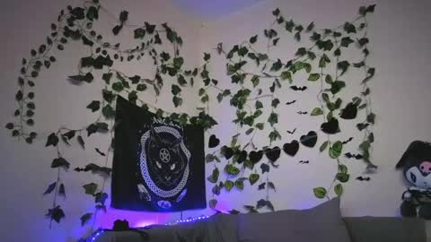 Snapshot of kawai_kittypussy chatting on May 11, 7:47 am Mia online show from May 11, 7:47 am