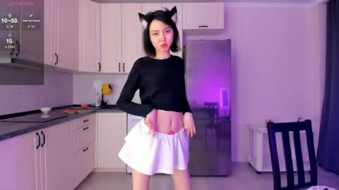 Snapshot of kawai_mai chatting on May 19, 2:56 pm mai online show from May 19, 2:56 pm