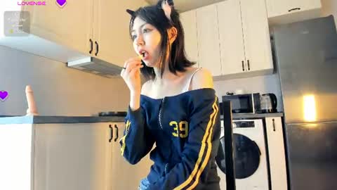 Snapshot of kawai_mai chatting on June 28, 2:45 pm mai online show from June 28, 2:45 pm