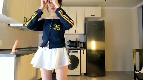 Snapshot of kawai_mai chatting on June 30, 1:34 pm mai online show from June 30, 1:34 pm