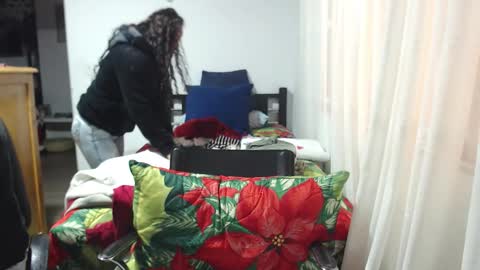  Khawit  online show from January 8, 3:47 pm