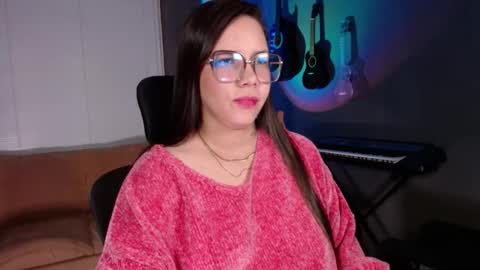 Snapshot of kay_avrill chatting on December 3, 6:10 am Kay online show from December 3, 6:10 am