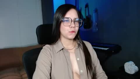 Snapshot of kay_avrill chatting on July 28, 8:45 pm Kay online show from July 28, 8:45 pm