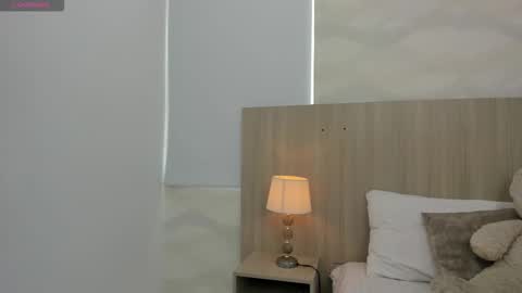   online show from November 10, 11:20 am